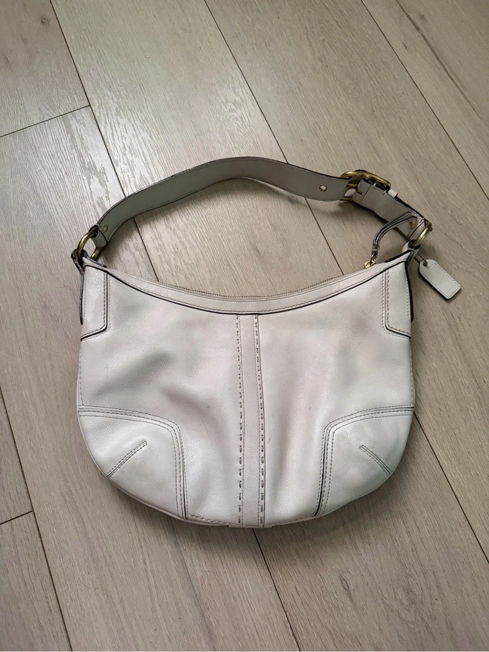 Vintage Coach Cream Leather Shoulder Bag with Brass Hardware